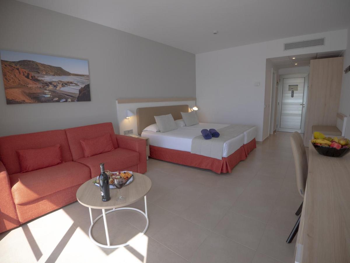 Lanzarote Village 4*