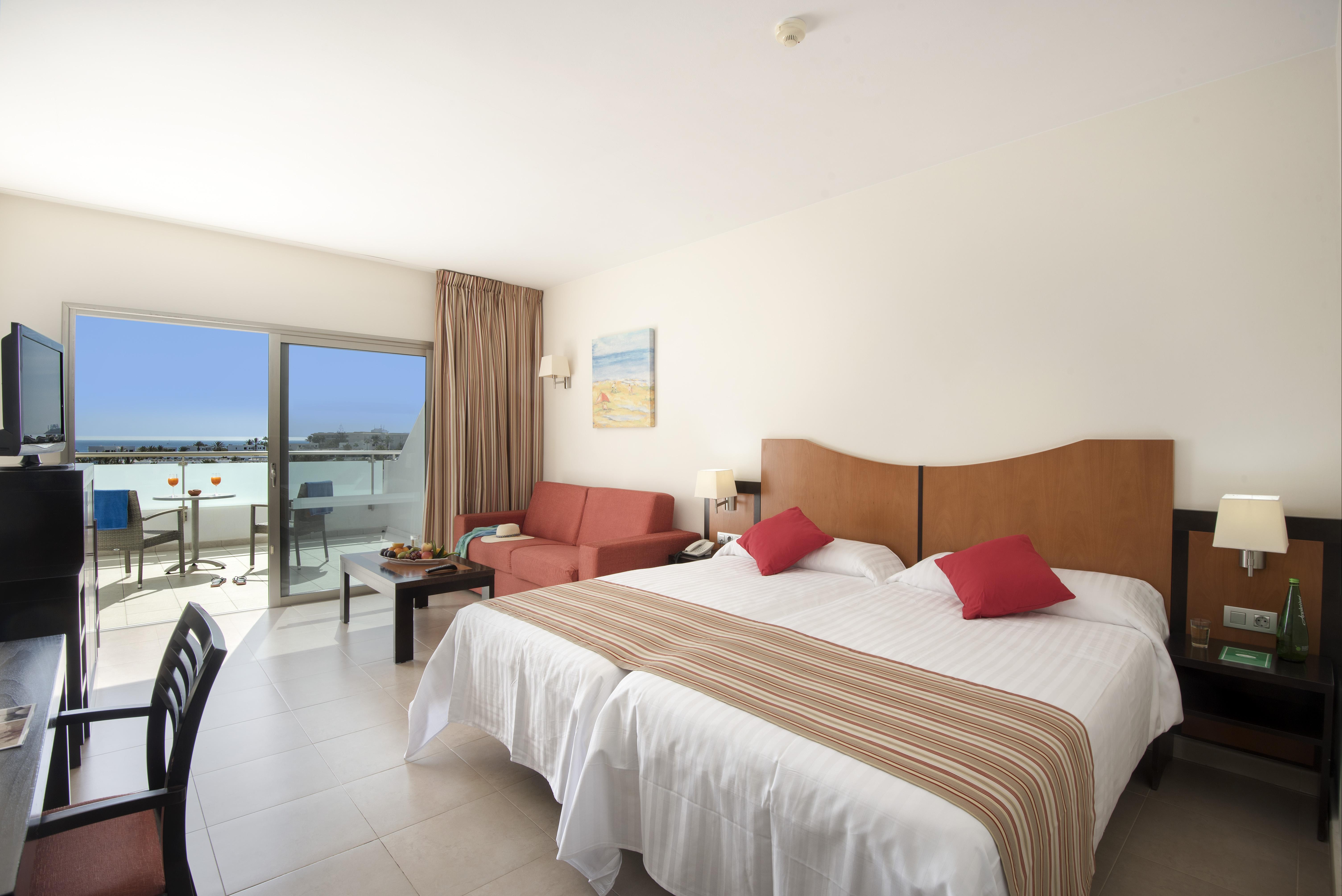 Lanzarote Village Hotel 4*