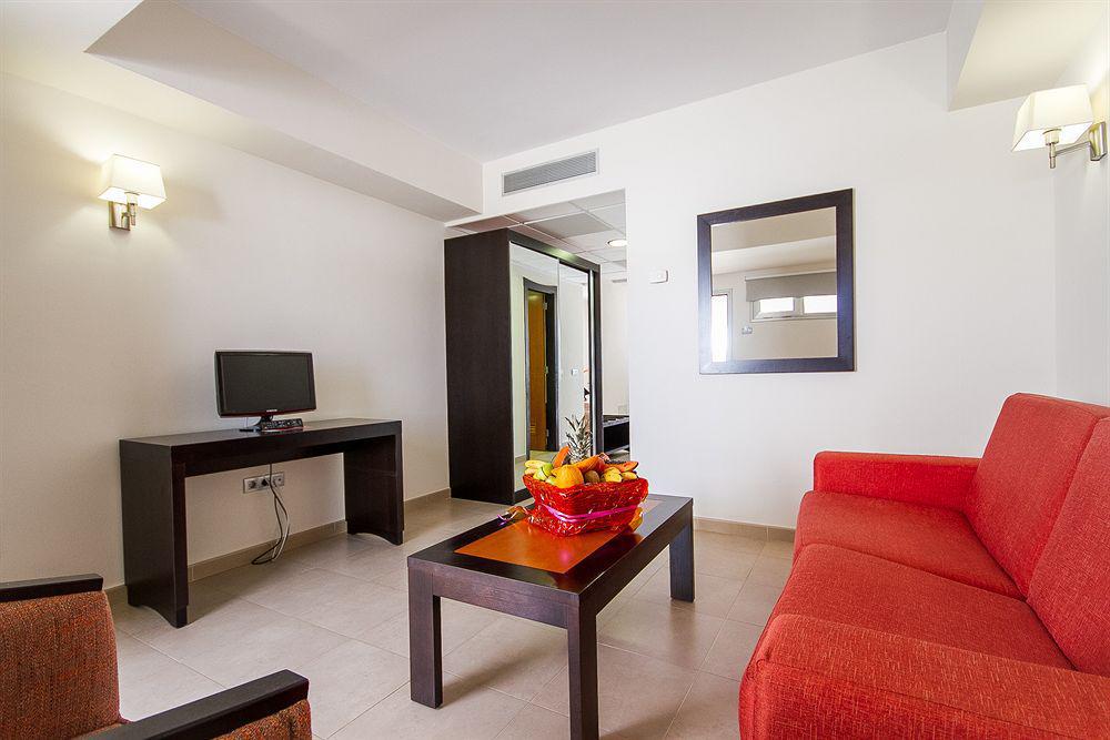 Hotel Lanzarote Village 4*